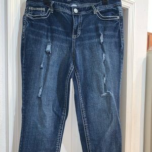 NWOT MAURICES rolled Ankle jeans